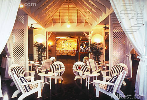 Round Hill Hotel & Villas 80
